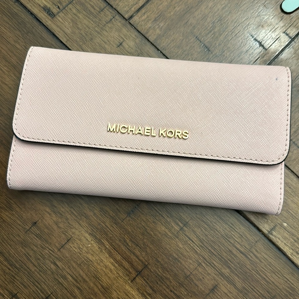 Michael kors wallet